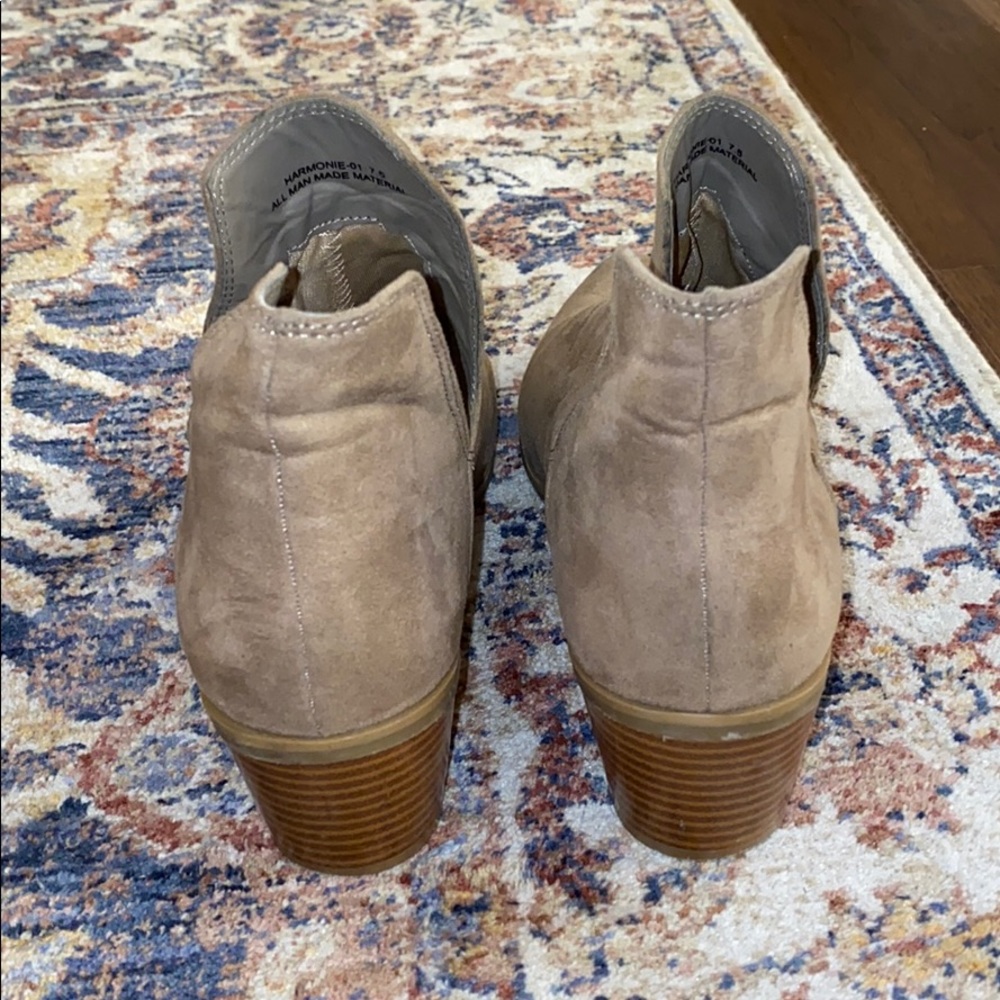 Vegan Booties - Picture 3 of 4